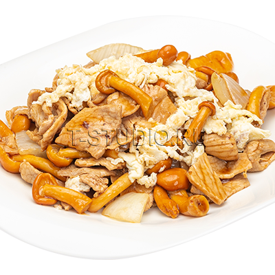 Свинина с яйцом и опятами