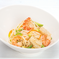 Лапша с морепродуктами и острым соусом